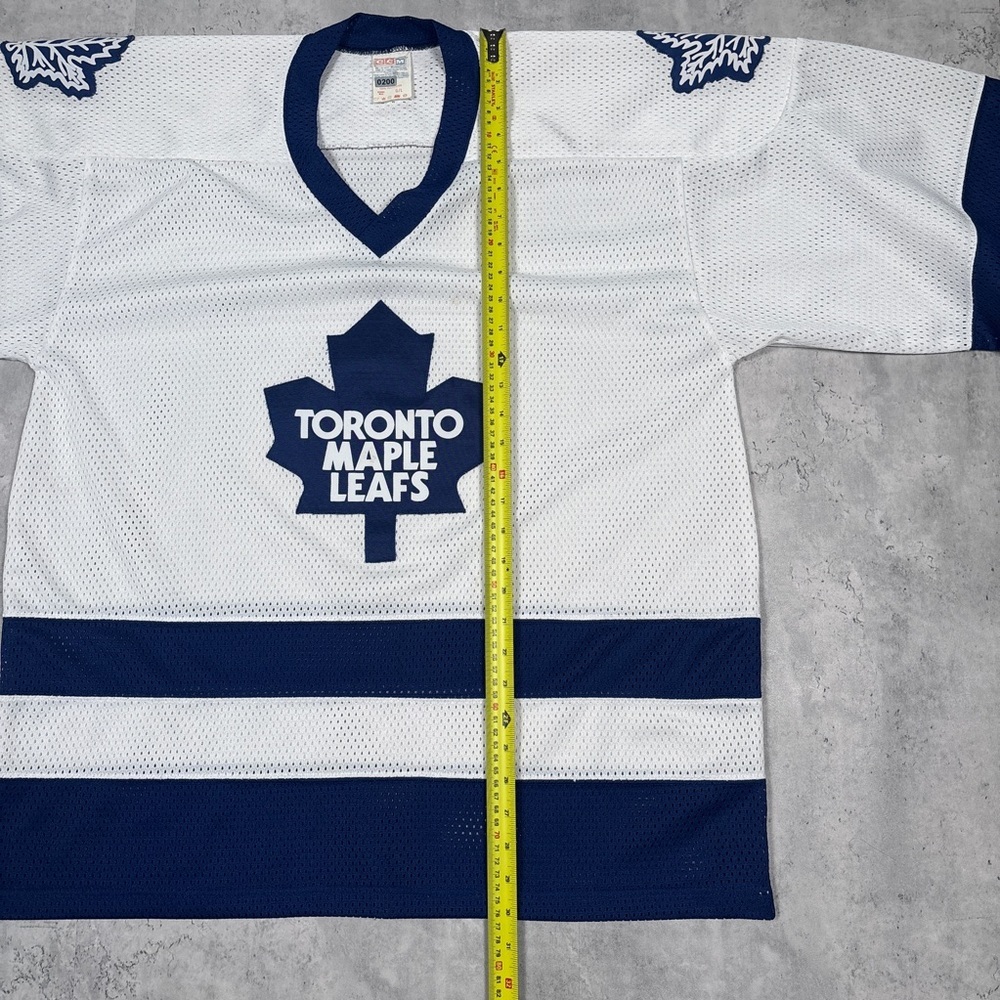 Vintage 90s CCM Toronto Maple Leafs Jersey - Picture 7 of 8